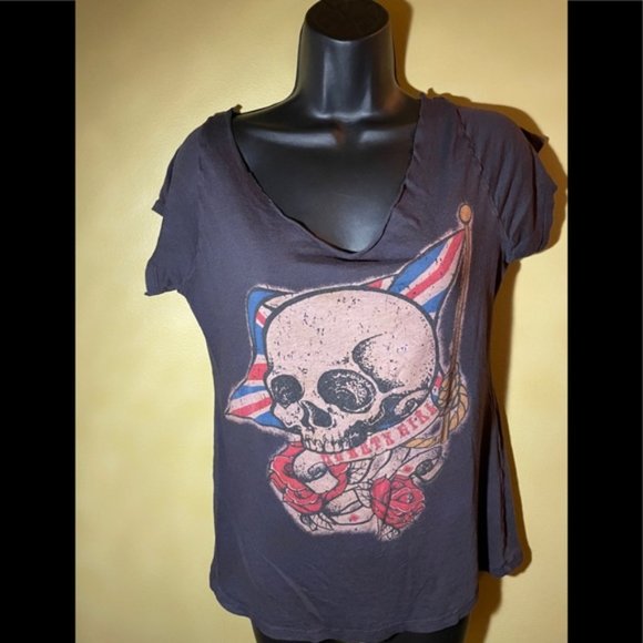 Tops - Skull Shirt - No Tags